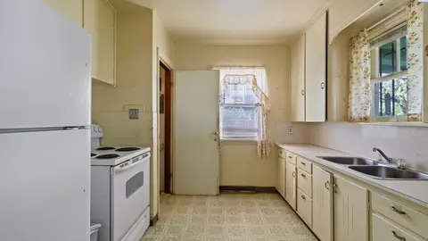 212 N 8th Ave, Pasco, WA 99301 photo 5