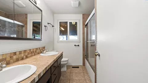 1719 N 19th Ave, Pasco, WA 99301 photo 12