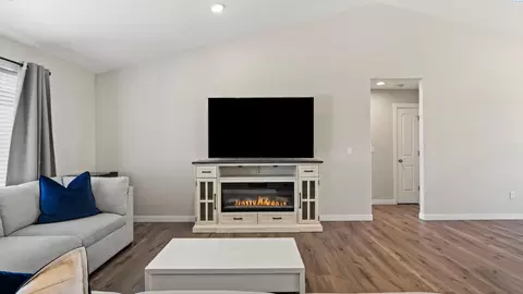 811 N Beech, Pasco, WA 99301 photo 4