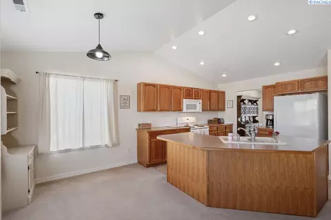 1110 SW Latour Peak, Pullman, WA 99163 photo 8