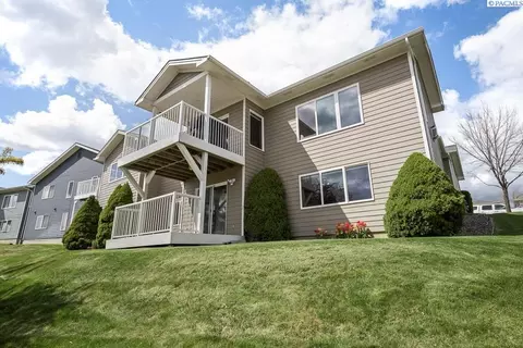 1545 SW Capri Ct, Pullman, WA 99163 photo 4