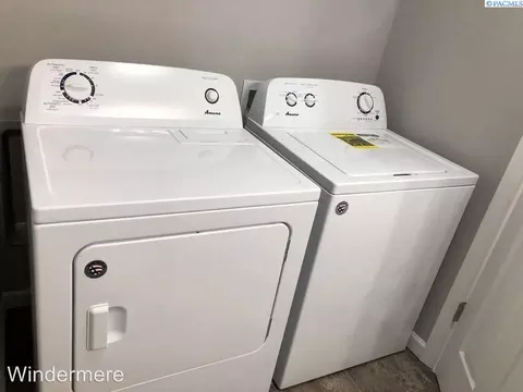 385 NW Robert, Pullman, WA 99163 photo 3