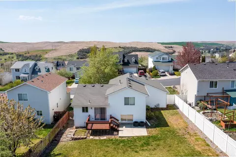 1810 NW Bella Vis, Pullman, WA 99163 photo 2