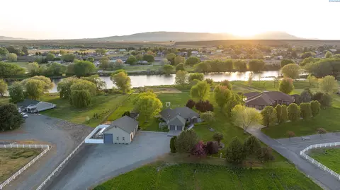 97218 N Northstar Prne, West Richland, WA 99353