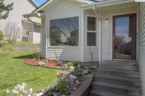 1940 NW Valhalla Dr, Pullman, WA 99163 photo 2