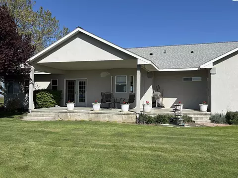 7842 Alder Rd, Pasco, WA 99301 photo 2