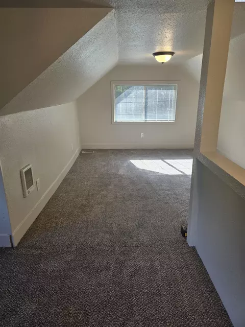 806 E Ave, Granger, WA 98932 photo 21