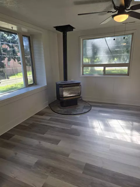 806 E Ave, Granger, WA 98932 photo 6