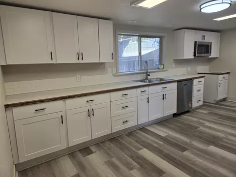 806 E Ave, Granger, WA 98932 photo 3