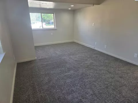 806 E Ave, Granger, WA 98932 photo 17