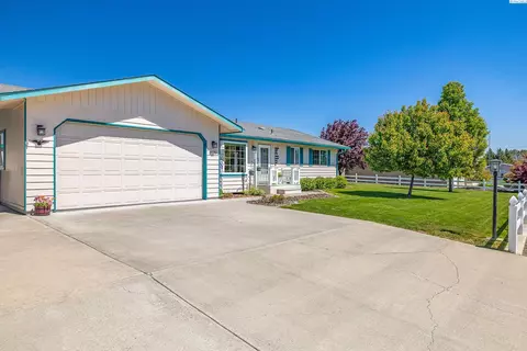 8519 Roberts Dr, Pasco, WA 99301 photo 1