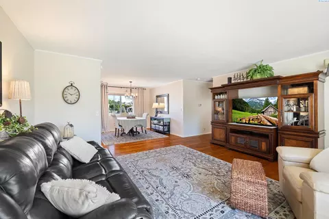 Living - 8519 Roberts Dr, Pasco, WA 99301 photo 1 of 4