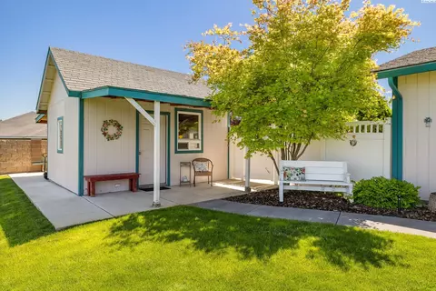 Exterior - 8519 Roberts Dr, Pasco, WA 99301 photo 7 of 13