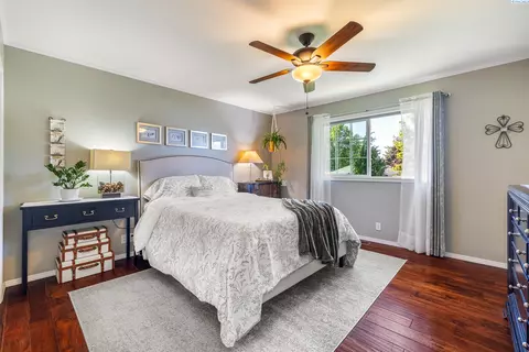 Bedroom - 8519 Roberts Dr, Pasco, WA 99301 photo 5 of 5