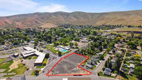 725 Park Ave, Prosser, WA 99350