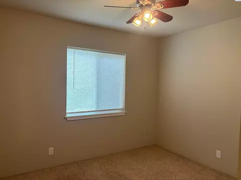 Bedroom - 1320 NE Harvey Rd, Pullman, WA 99163 photo 2 of 3