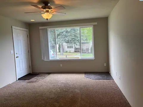 Living - 1320 NE Harvey Rd, Pullman, WA 99163 photo 2 of 3