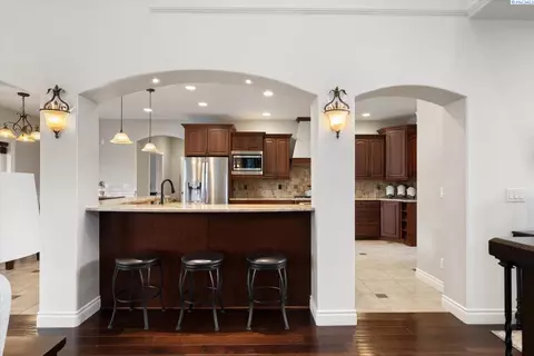 Kitchen - 1010 Christopher Ln, Pasco, WA 99301 photo 1 of 6