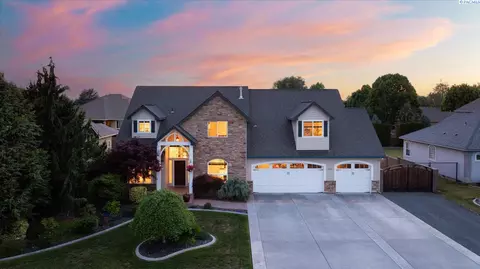 Exterior - 1010 Christopher Ln, Pasco, WA 99301 photo 1 of 6