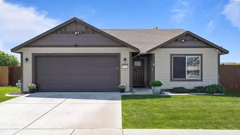 4902 NW Commons Dr, Pasco, WA 99301 photo 1