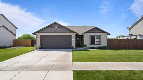 4902 NW Commons Dr, Pasco, WA 99301 photo 2