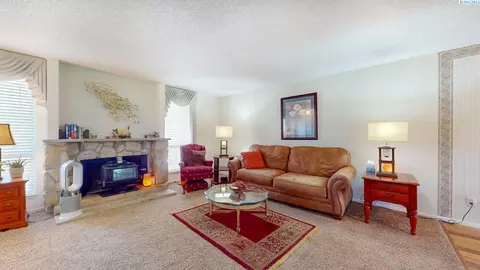 3605 W Jay St, Pasco, WA 99301 photo 2