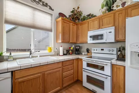 10407 Aspen Loop, Pasco, WA 99301 photo 14