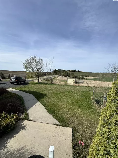 1091 Sunshine Rd, Pullman, WA 99163 photo 2