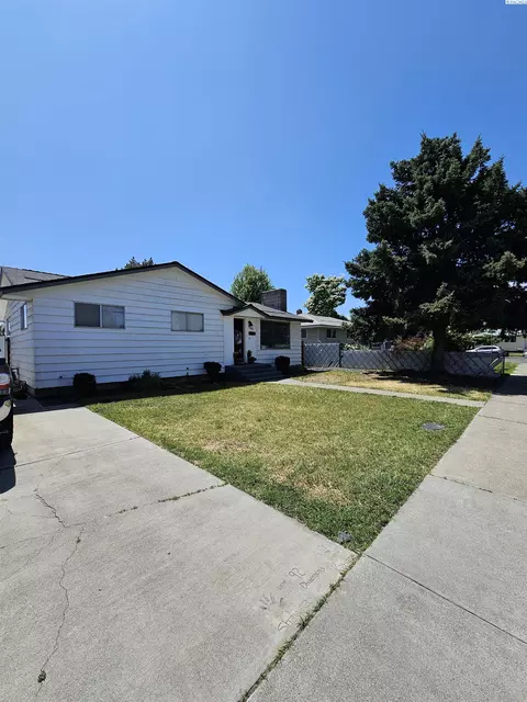 1548 W Jay St, Pasco, WA 99301 photo 2