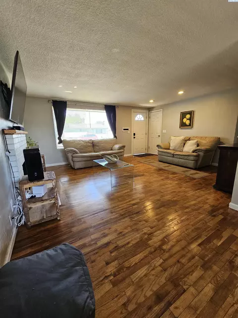 1548 W Jay St, Pasco, WA 99301 photo 5