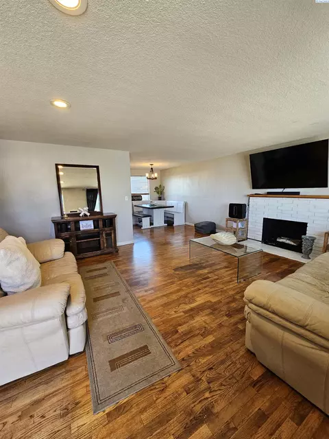 1548 W Jay St, Pasco, WA 99301 photo 4