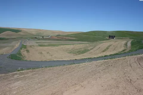 2 Golden Wheat Ln, Pullman, WA
