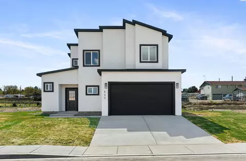 627 San Mateo Ave, Sunnyside, WA 98944