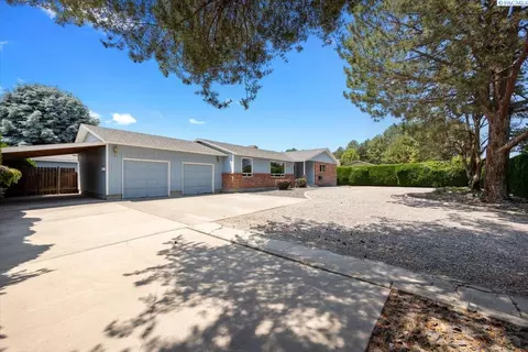 10012 Maple Dr, Pasco, WA 99301 photo 2