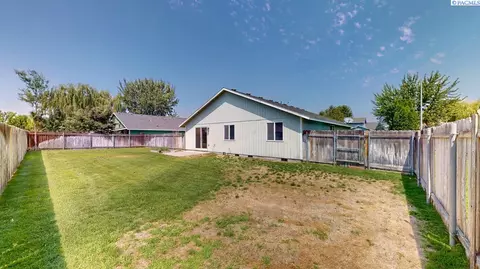Exterior - 8408 Studebaker Dr, Pasco, WA 99301 photo 5 of 6