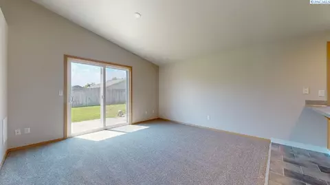 Living - 8408 Studebaker Dr, Pasco, WA 99301 photo 4 of 6