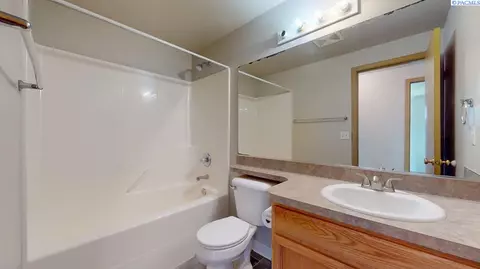 Bath - 8408 Studebaker Dr, Pasco, WA 99301 photo 2 of 2