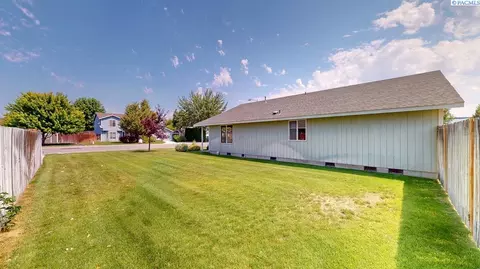 8408 Studebaker Dr, Pasco, WA 99301 photo 3