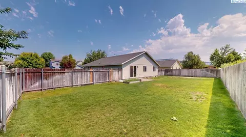 Exterior - 8408 Studebaker Dr, Pasco, WA 99301 photo 4 of 6