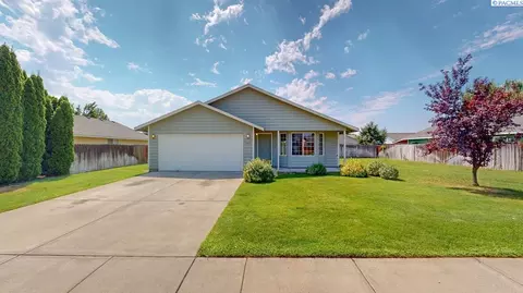 8408 Studebaker Dr, Pasco, WA 99301 photo 1