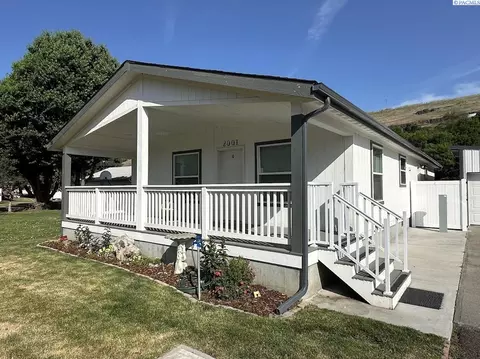 2001 N Cedar St, Colfax, WA 99111 photo 2