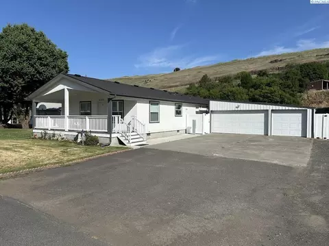 2001 N Cedar St, Colfax, WA 99111 photo 1
