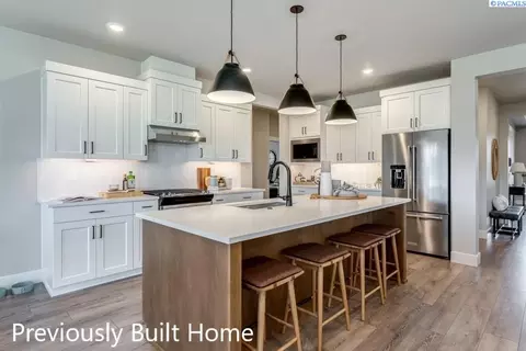 Kitchen - 5808 Flathead Ave, Pasco, WA 99301 photo 1 of 1