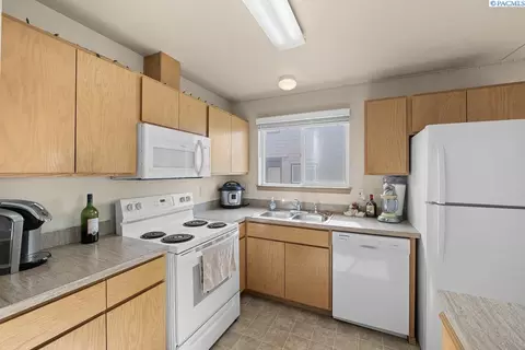573-575 SE Shoemaker Pl, Pullman, WA 99163 photo 4