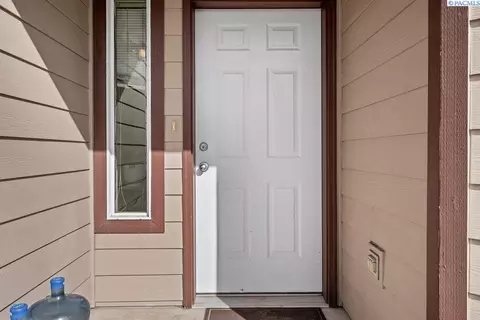 583-585 SE Shoemaker Pl, Pullman, WA 99163 photo 2