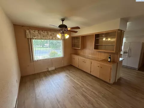 404 D St, Endicott, WA 99125 photo 4