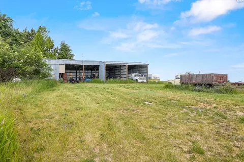 Exterior - 604 Mountain Rd, Pomeroy, WA 99347 photo 2 of 10