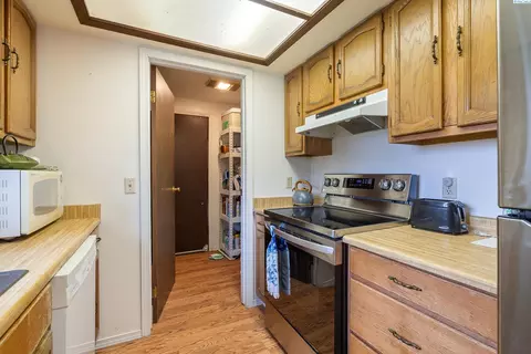 Kitchen - 604 Mountain Rd, Pomeroy, WA 99347 photo 2 of 3