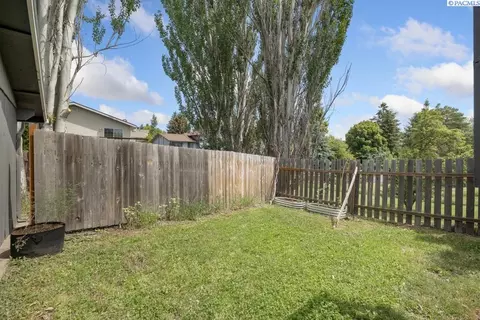 Exterior - 380 NW Thomas St, Pullman, WA 99163 photo 6 of 7