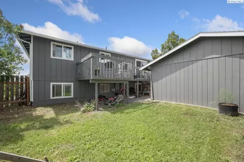 Exterior - 380 NW Thomas St, Pullman, WA 99163 photo 5 of 7
